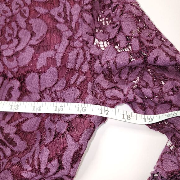 DO+BE Natasha Plum Lace Bell Sleeve Romper Size M - Picture 6 of 12